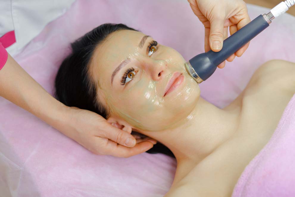 BB-Glow-Super-Facial