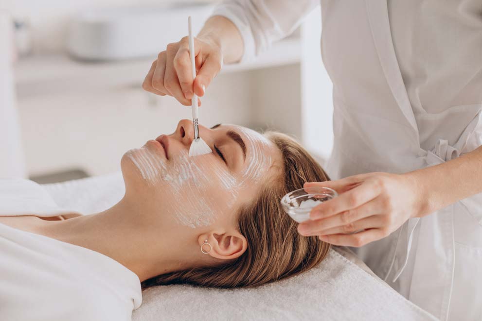Deep-Cleansing,-Deep-Hydration,-Hydra-Organic-Facial